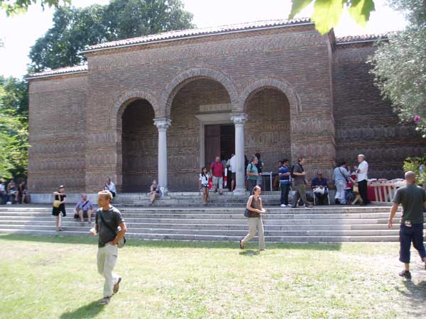 bienalevenezia.2010.08.01.jpg